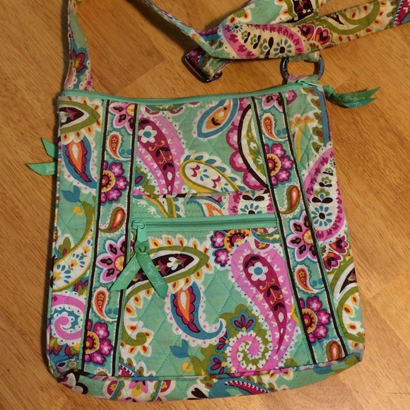 Vera Bradley Handbags - SOLD- Vera Bradley Cross Body Bag